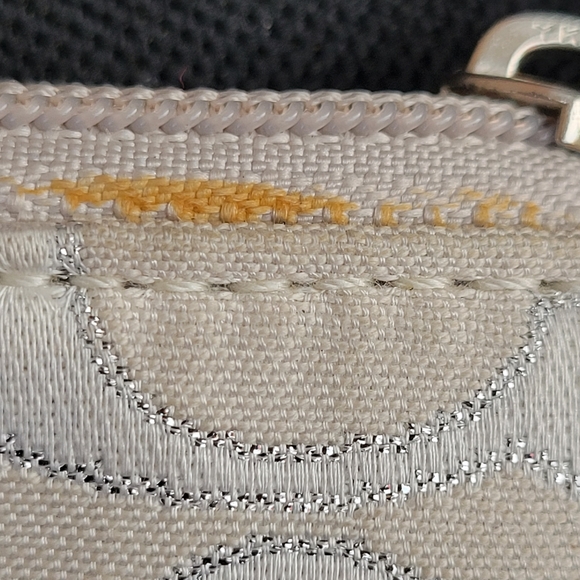 Coach Wristlet ~ Signature C Logo ~ White w/ Silver Thread ~ GUC - Picture 13 of 15